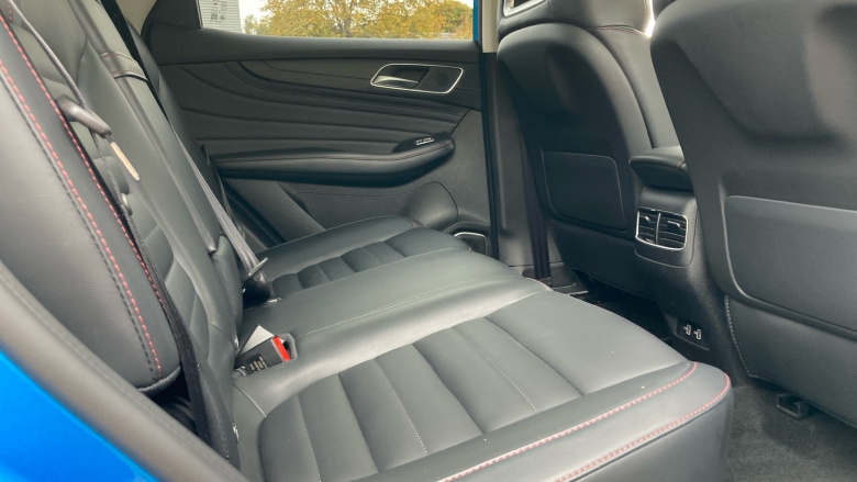 MG Hs 1.5 T-GDI Exclusive 5dr DCT Petrol Hatchback